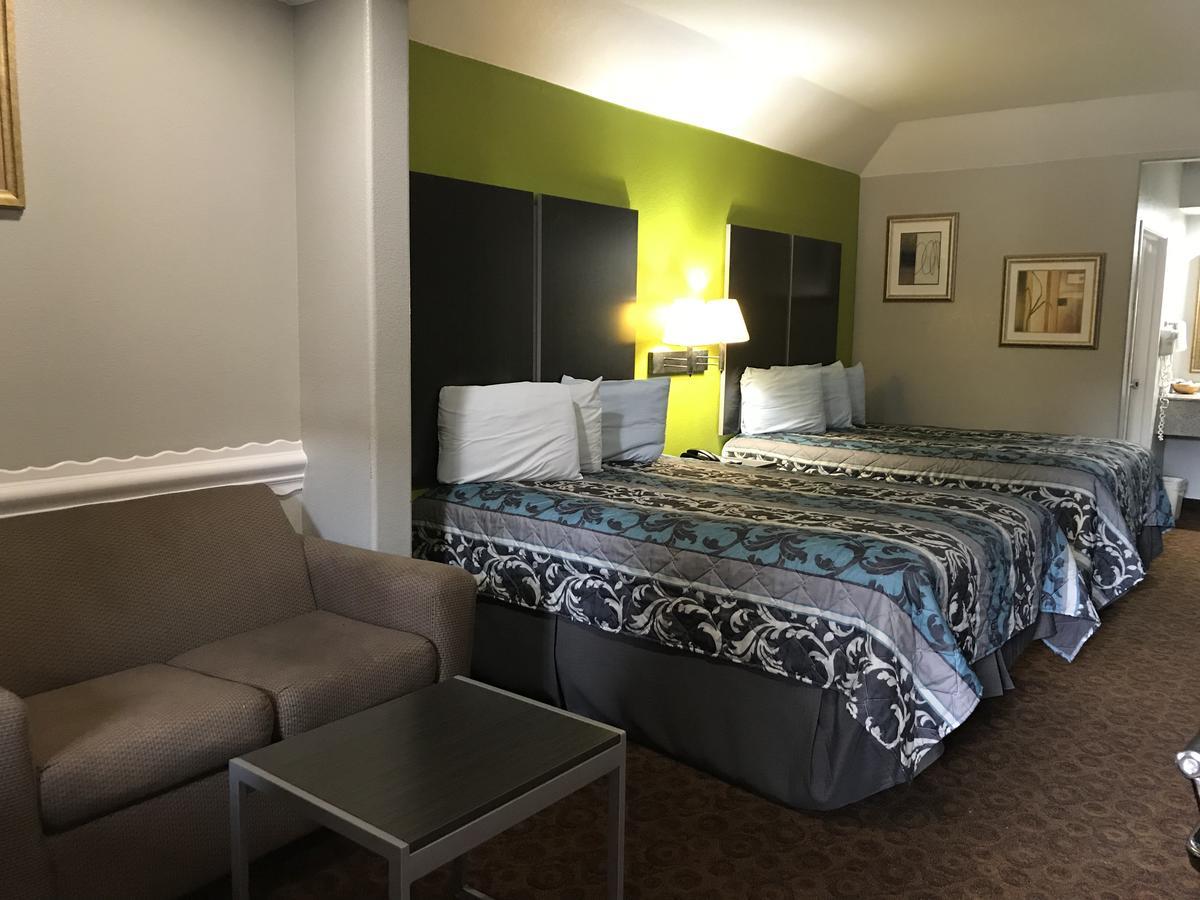 Aldine Camelot Inn And Suites מראה חיצוני תמונה
