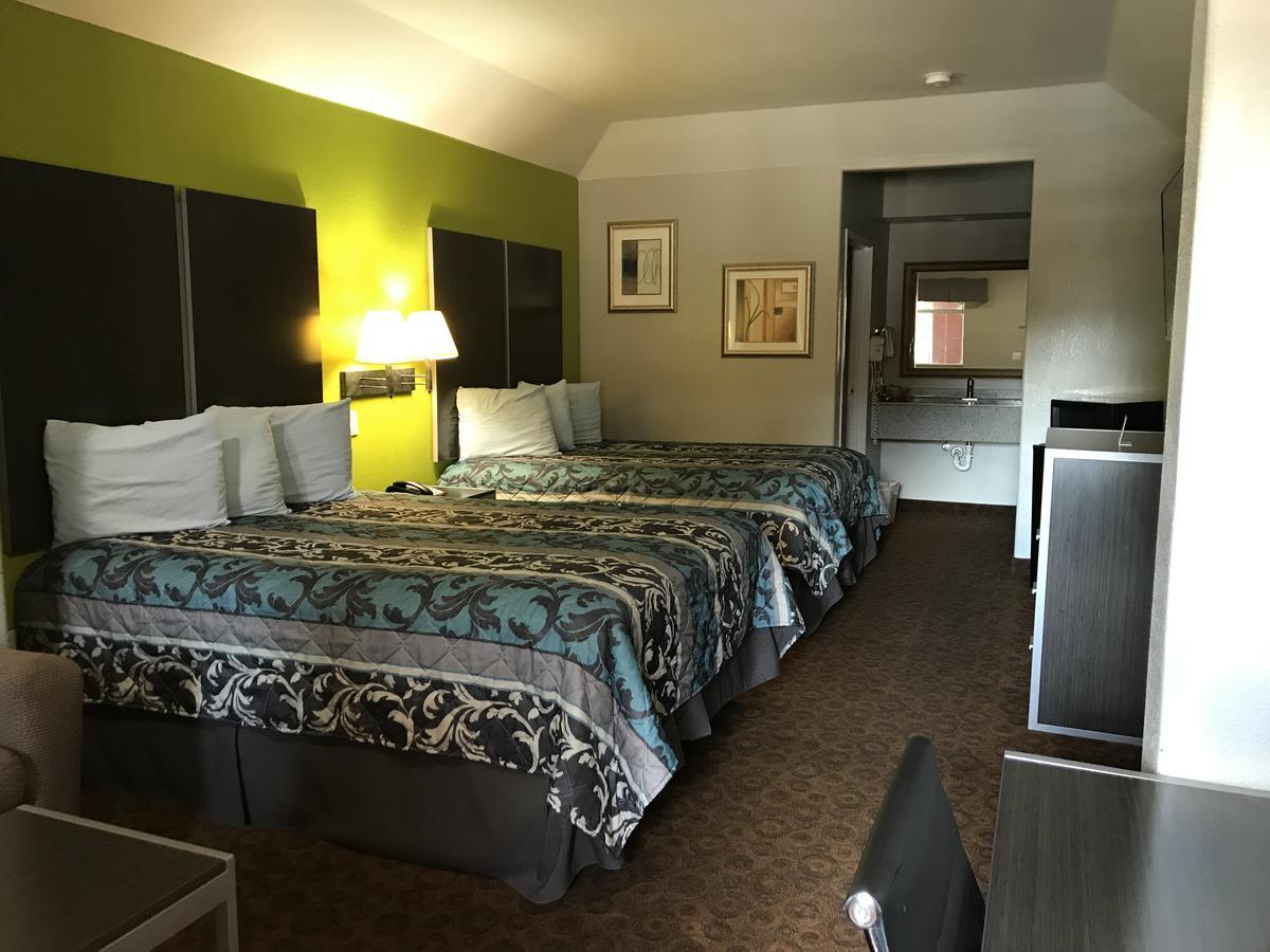 Aldine Camelot Inn And Suites מראה חיצוני תמונה