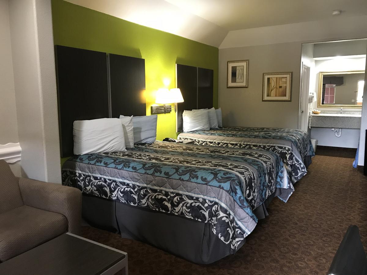 Aldine Camelot Inn And Suites מראה חיצוני תמונה