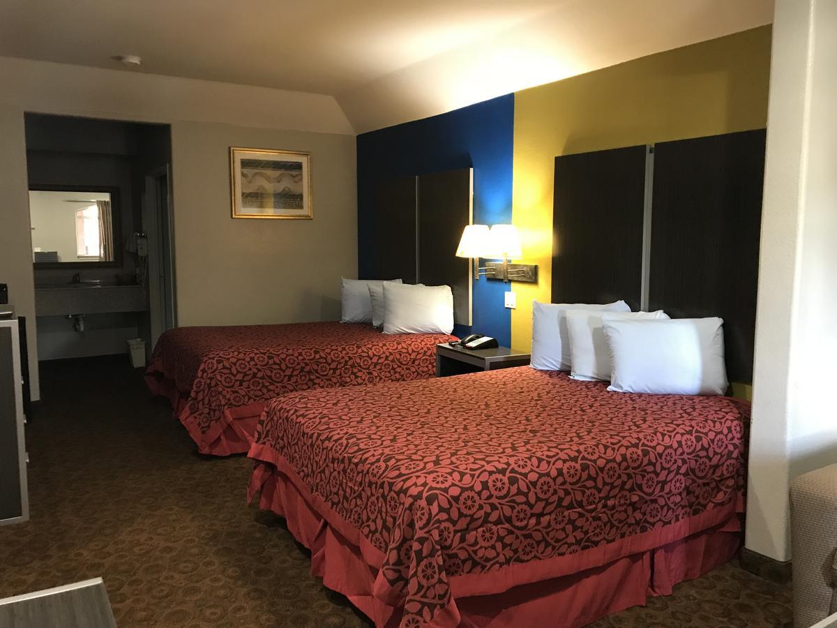 Aldine Camelot Inn And Suites מראה חיצוני תמונה