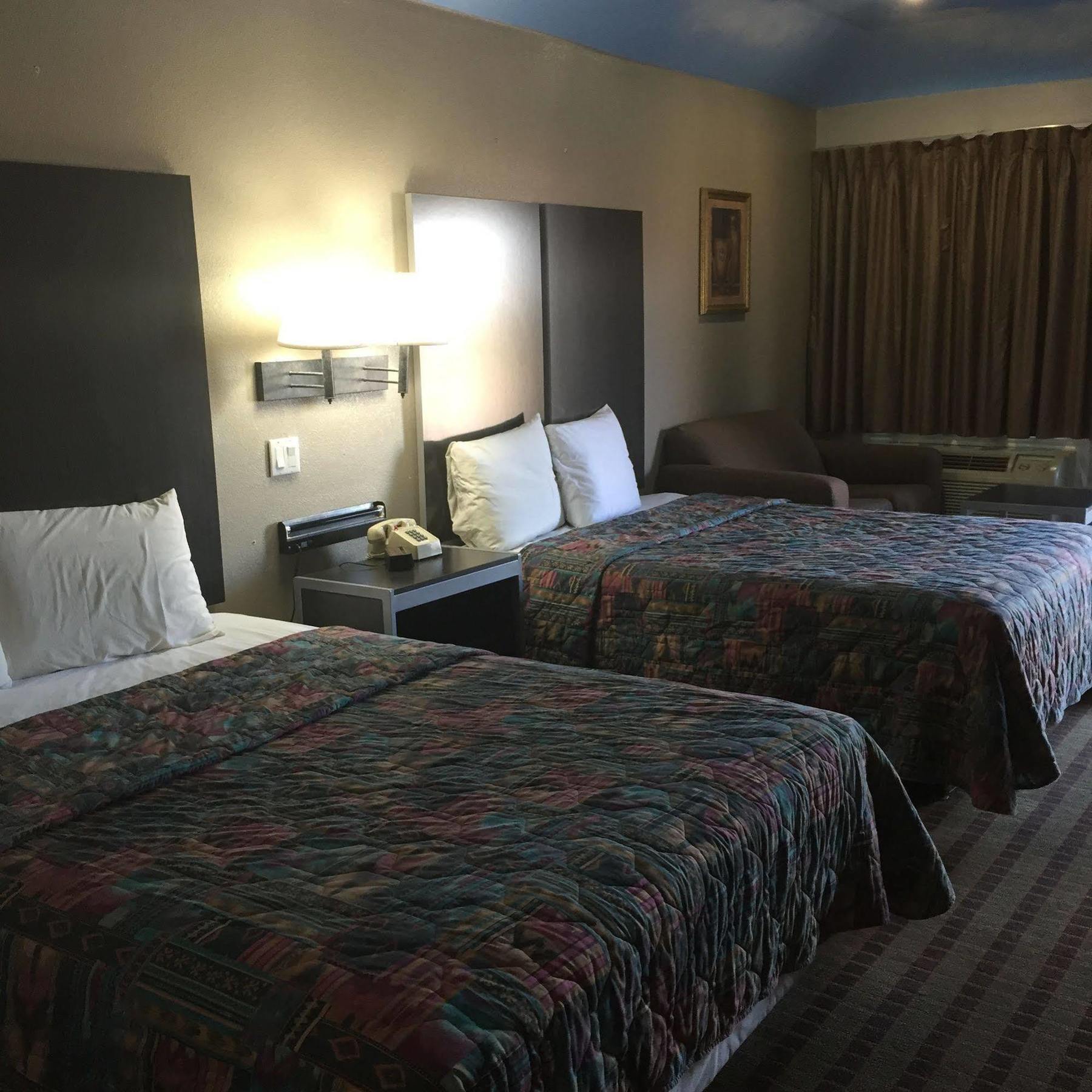Aldine Camelot Inn And Suites מראה חיצוני תמונה