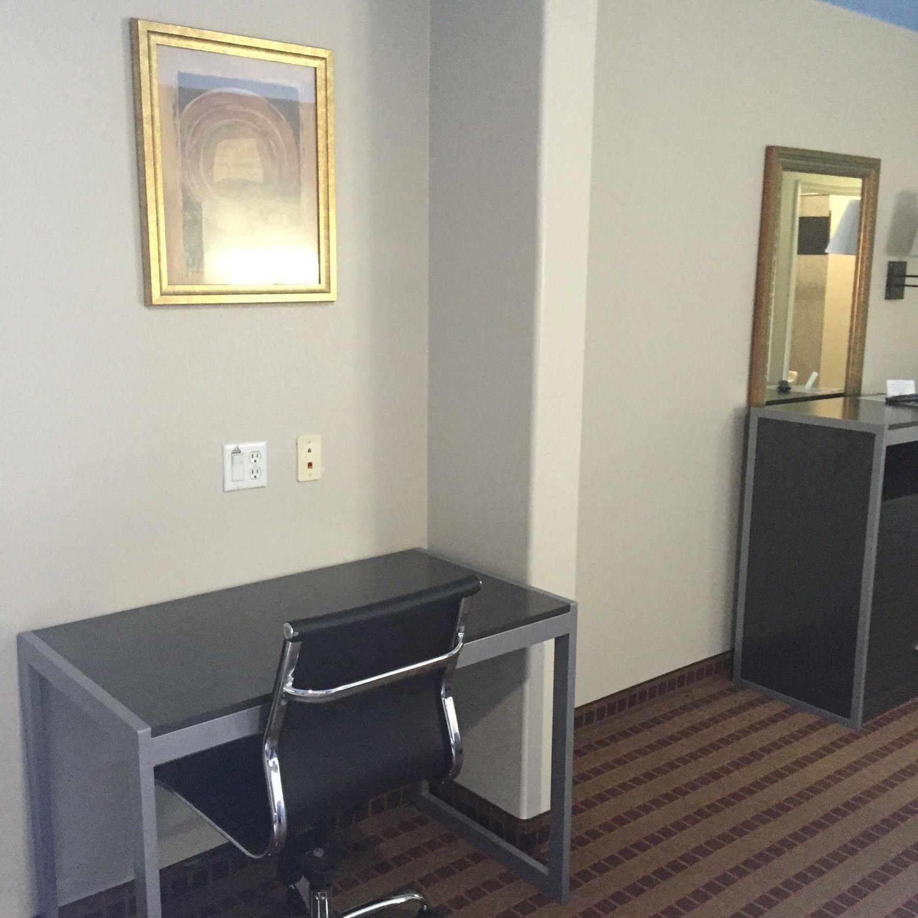 Aldine Camelot Inn And Suites מראה חיצוני תמונה