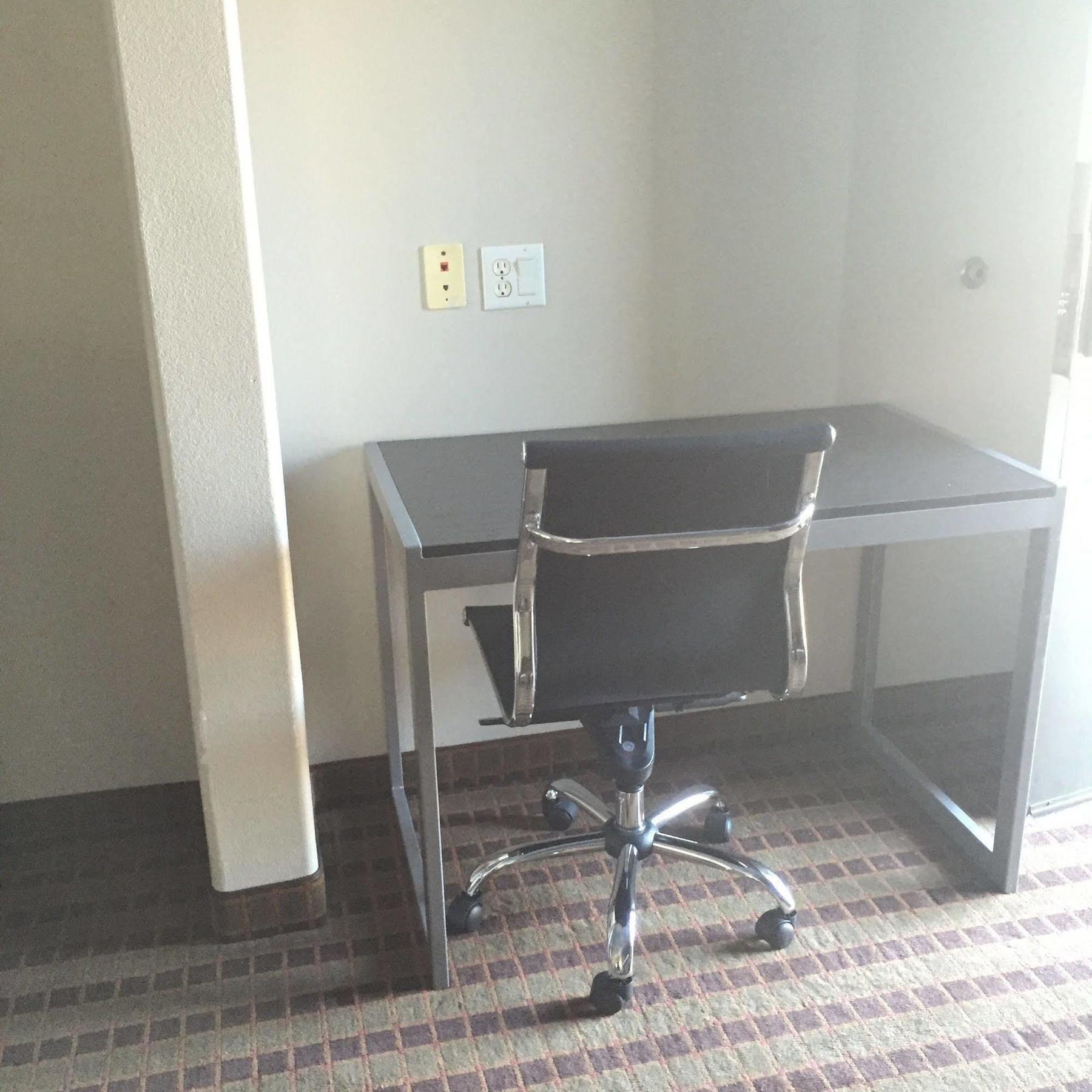 Aldine Camelot Inn And Suites מראה חיצוני תמונה
